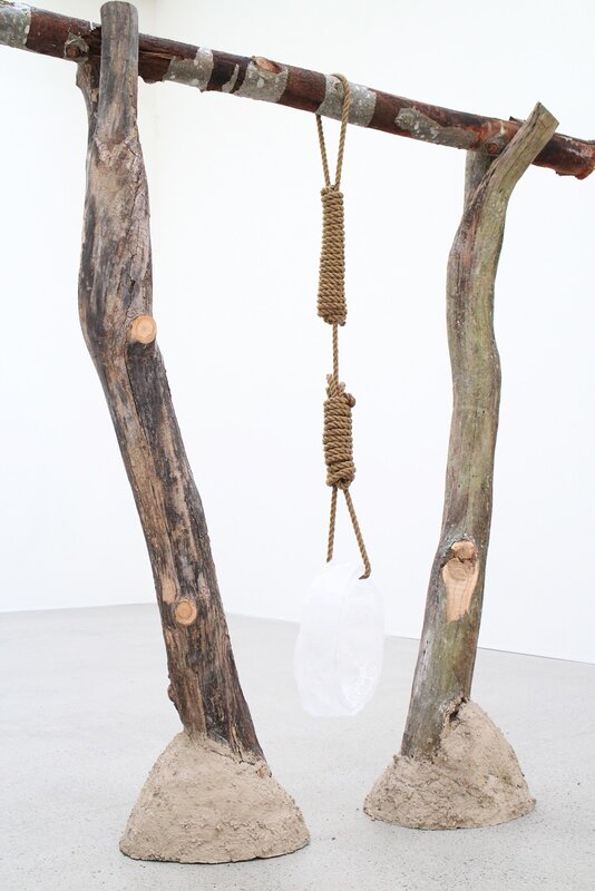 Skulptur Hanging future av Fritz Østeb